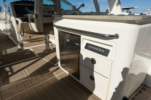 Boston Whaler 320 Vantage image