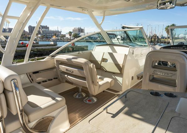 Boston Whaler 320 Vantage image