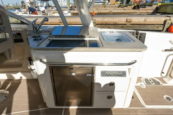 Boston-whaler 320-VANTAGE image