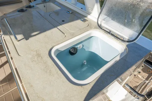 Boston Whaler 320 Vantage image