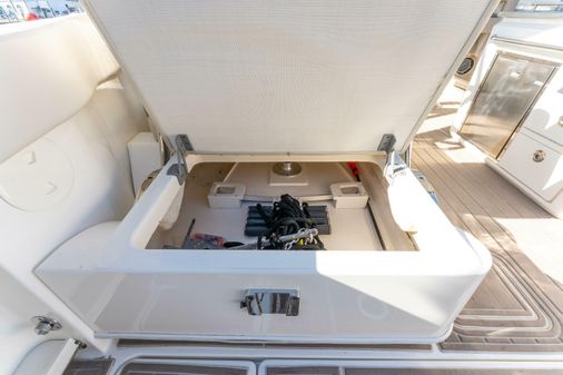 Boston Whaler 320 Vantage image
