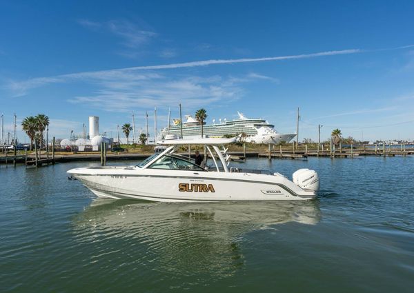 Boston Whaler 320 Vantage image