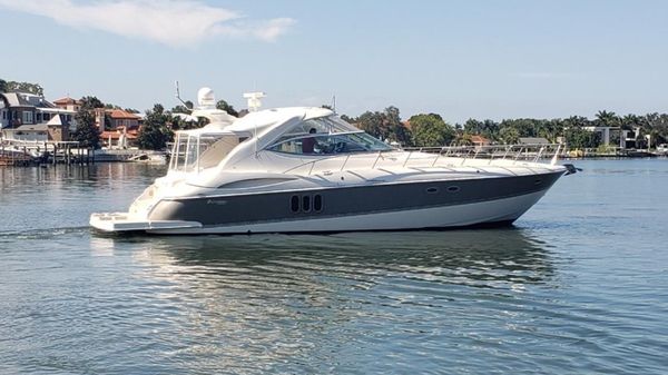 Cruisers Yachts 520 Express