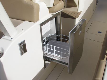 Scout 380 LXF image