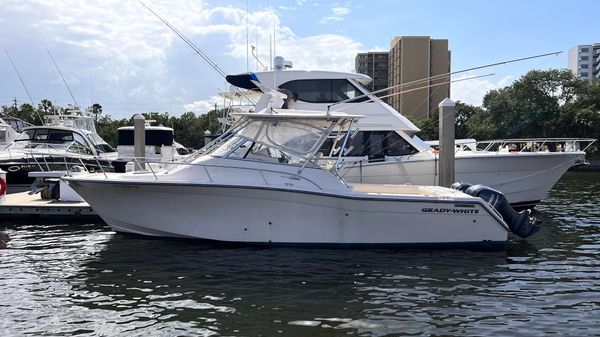 Grady-White 330 Express 