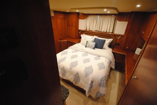 Cruisers Yachts 415 Express Motoryacht image