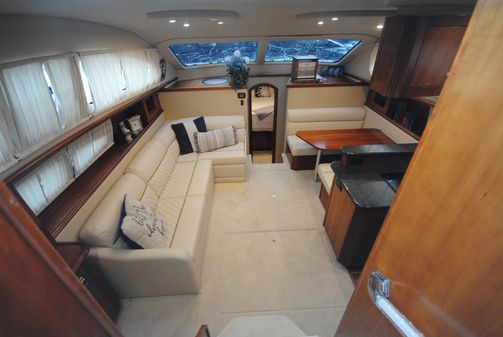 Cruisers Yachts 415 Express Motoryacht image