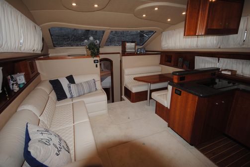 Cruisers Yachts 415 Express Motoryacht image