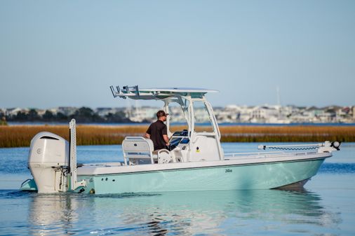 Everglades 243 Center Console image