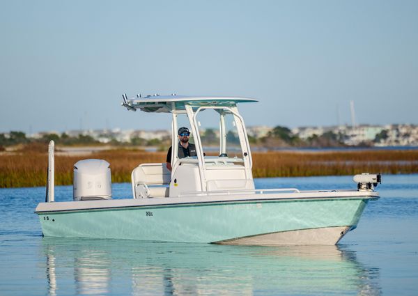 Everglades 243 Center Console image