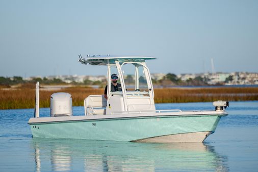 Everglades 243 Center Console image