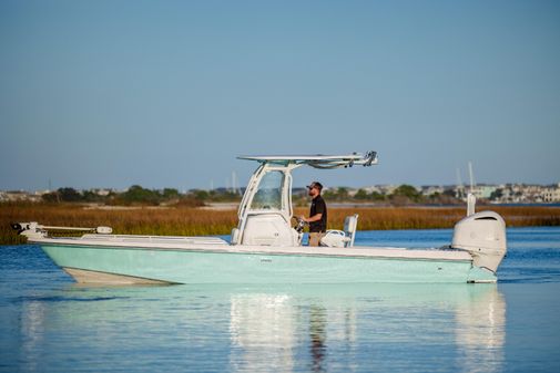 Everglades 243 Center Console image