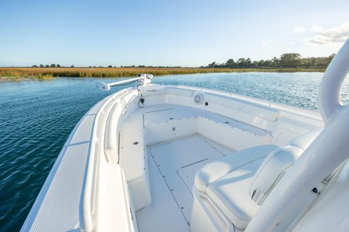 Everglades 243 Center Console image