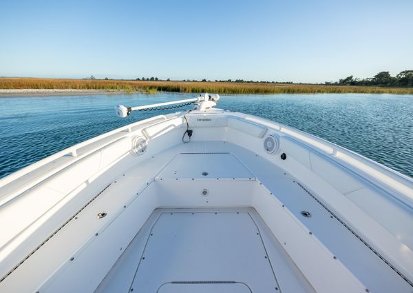 Everglades 243 Center Console image