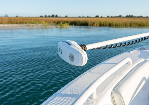 Everglades 243 Center Console image