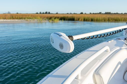 Everglades 243 Center Console image