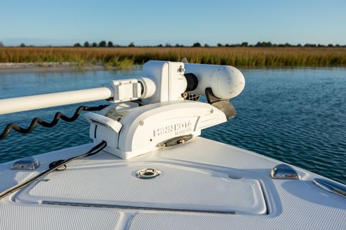 Everglades 243 Center Console image