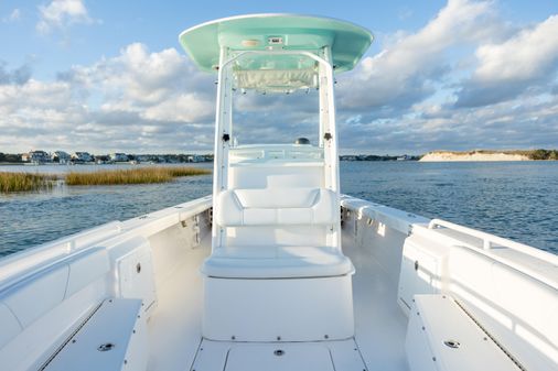 Everglades 243 Center Console image