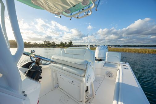 Everglades 243 Center Console image