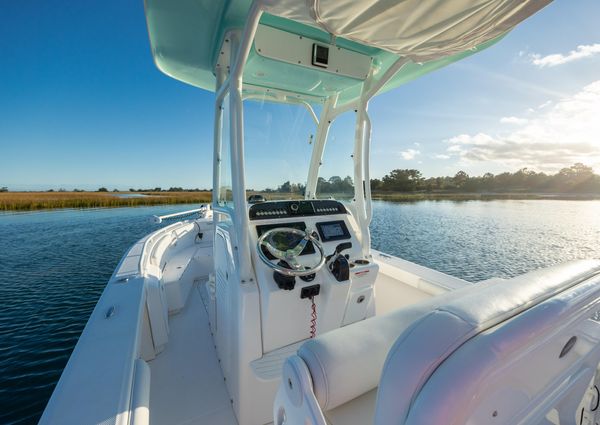 Everglades 243 Center Console image