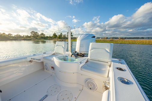 Everglades 243 Center Console image