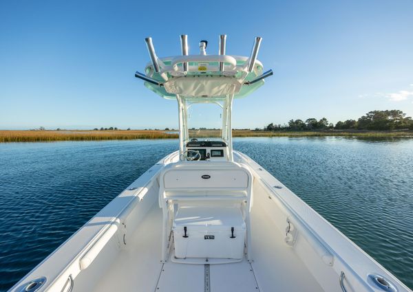 Everglades 243 Center Console image