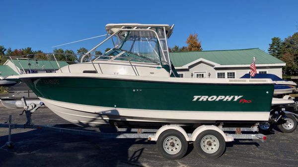Trophy 2352 WA