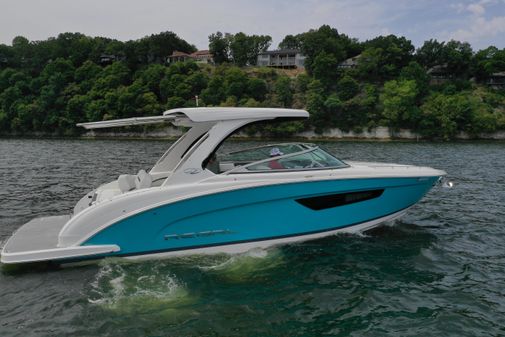 Regal 3300 Bowrider image