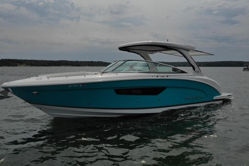 Regal 3300 Bowrider image