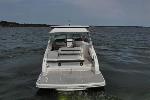 Regal 3300 Bowrider image