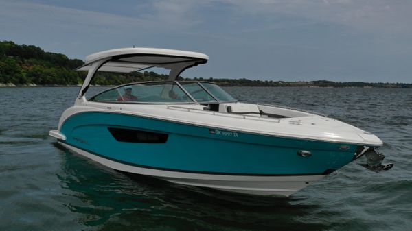 Regal 3300 Bowrider 