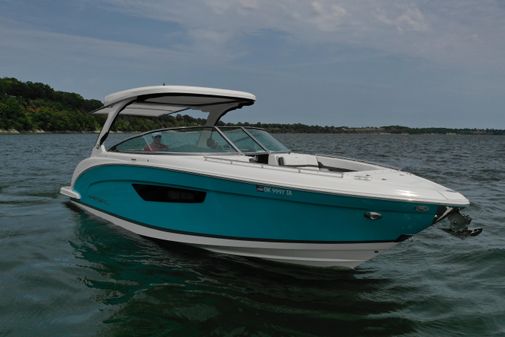 Regal 3300 Bowrider image