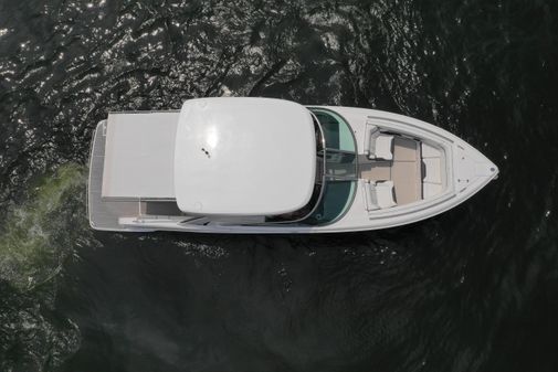 Regal 3300 Bowrider image