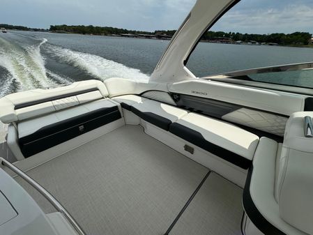 Regal 3300 Bowrider image