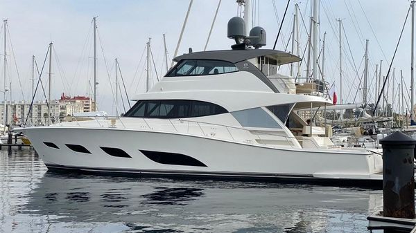 Riviera 68 Sports Motor Yacht