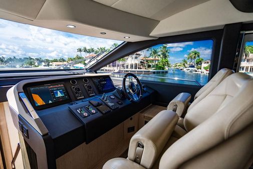 Azimut 72 FLY image