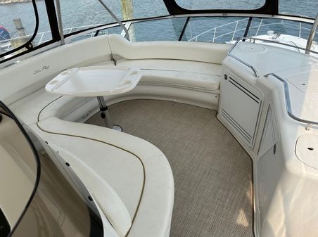 Sea Ray 560 Sedan Bridge image