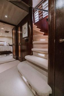 Broward 118 Raised Pilothouse image
