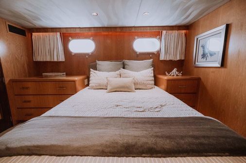 Broward 118 Raised Pilothouse image