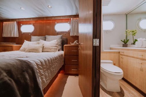 Broward 118 Raised Pilothouse image