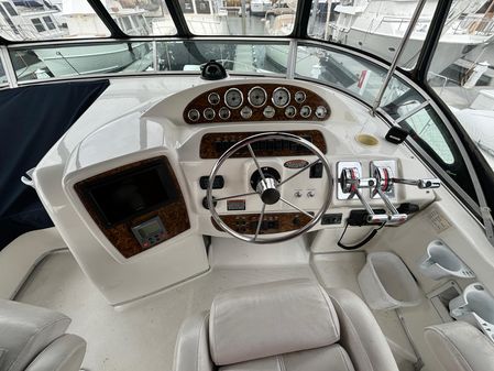 Bayliner 3788 Command Bridge Motoryacht image