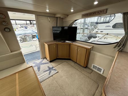 Bayliner 3788 Command Bridge Motoryacht image