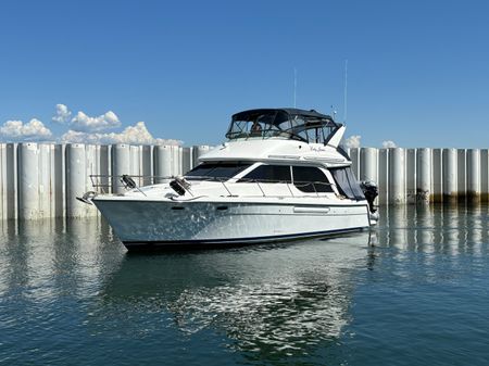 Bayliner 3788 Command Bridge Motoryacht image