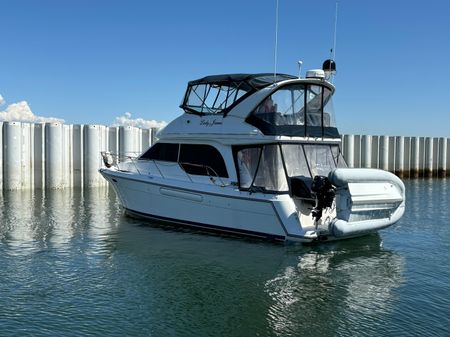 Bayliner 3788 Command Bridge Motoryacht image