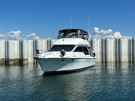 Bayliner 3788 Command Bridge Motoryacht image