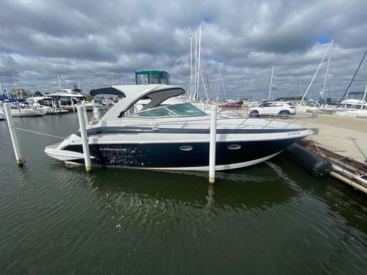 Crownline 350 Sport Yacht - main image