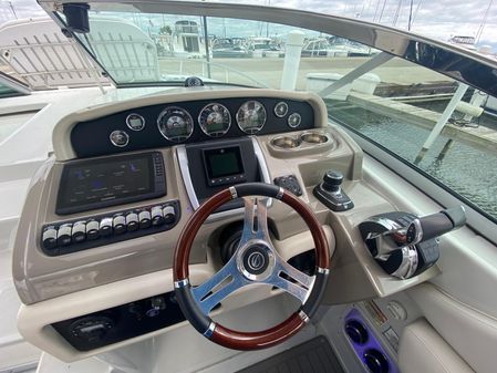 Crownline 350 Sport Yacht image