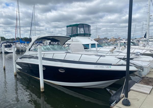 Crownline 350 Sport Yacht image