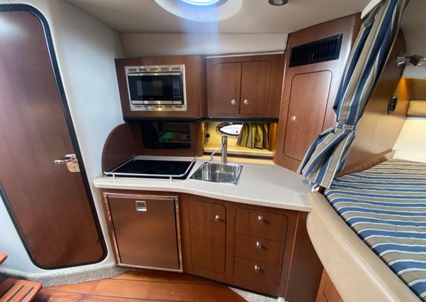 Crownline 350 Sport Yacht image