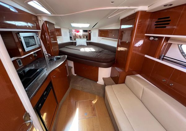 Sea Ray 330 Sundancer image